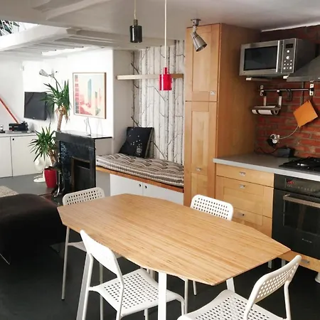 Charming 2-bedroom Duplex Bastille アパート *